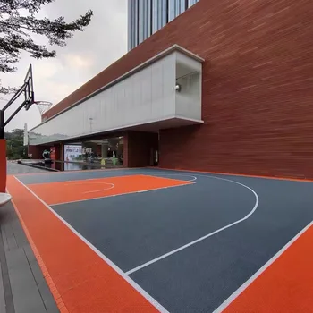 Удобни повърхността на баскетболно игрище на открито, пресичащи в задния двор, с безплатни дизайнерски схема, индивидуално лого, маркировка бели линии.